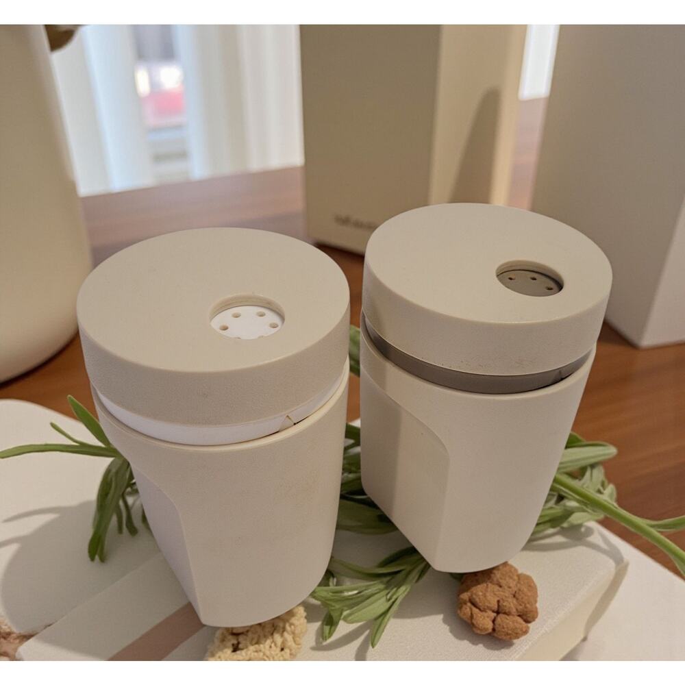 Tupperware Twist Top Salt & Pepper Shakers Vintage Beige Almond Set USA Made